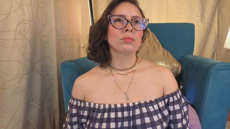 Miss_Dumont's Streamate show and profile