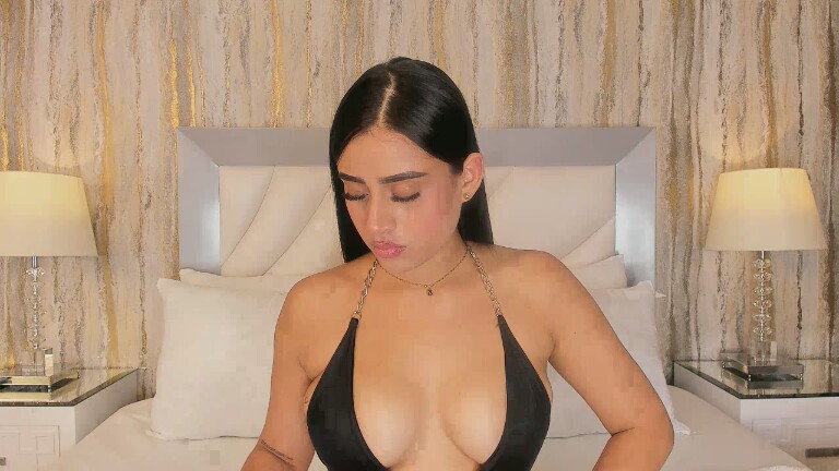 Sara_Hanniston's Streamate show and profile