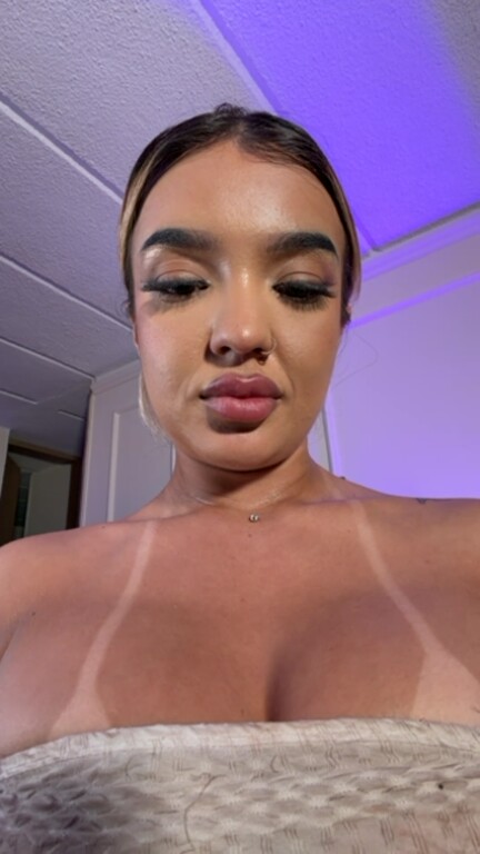 Melissakovalenko's Streamate show and profile