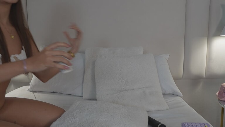 VictoriaJoliegb's Streamate show and profile