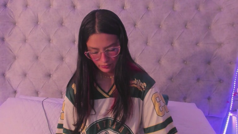 dafne_bss's Streamate show and profile