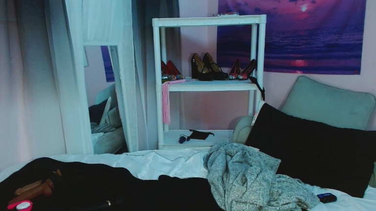 FoxyLilly's Streamate show and profile