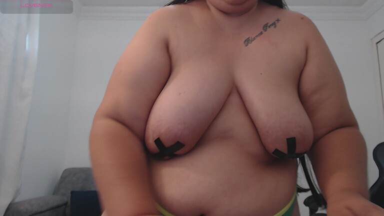 Nathalia_Chubby's Streamate show and profile
