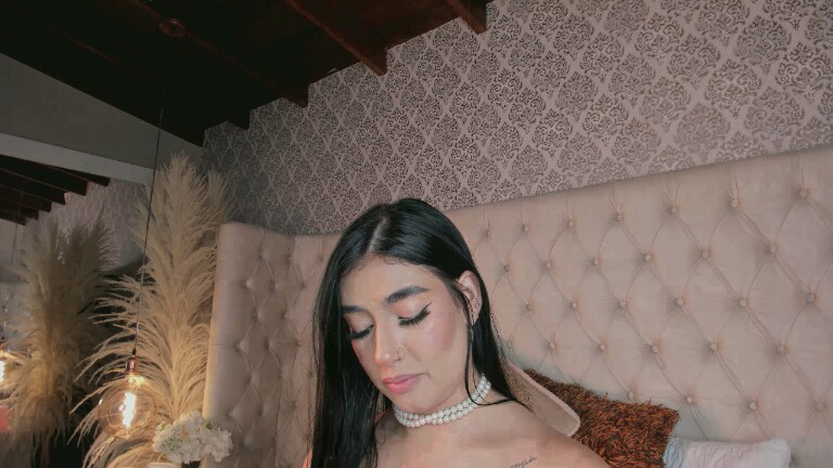 Dannah_Gomez's Streamate show and profile