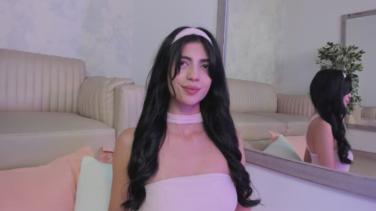 SaraFernandez's Streamate show and profile