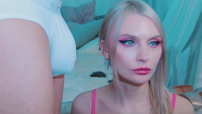 DenLina's Streamate show and profile