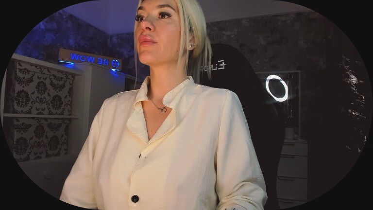 BE_WOW's Streamate show and profile