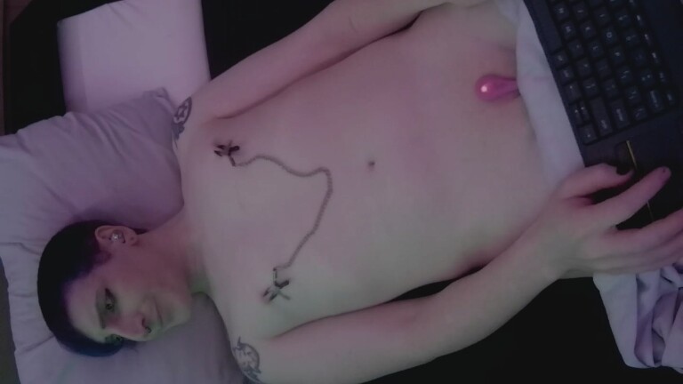 Moonless's Streamate show and profile