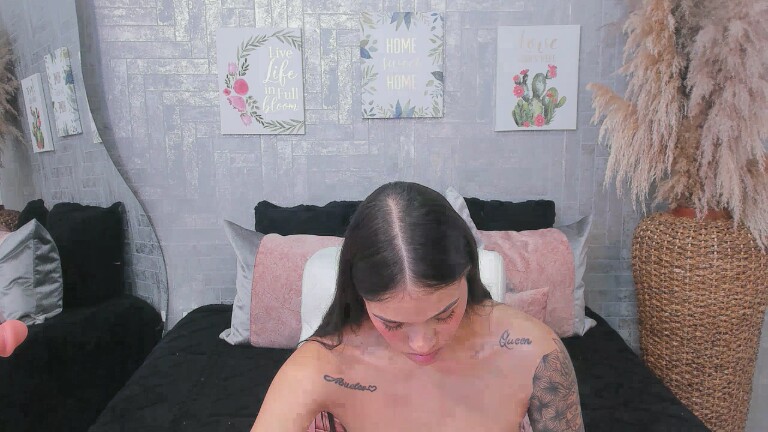 SaraBacker's Streamate show and profile