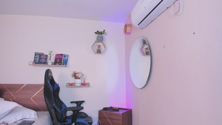 imlucyferreira's Streamate show and profile