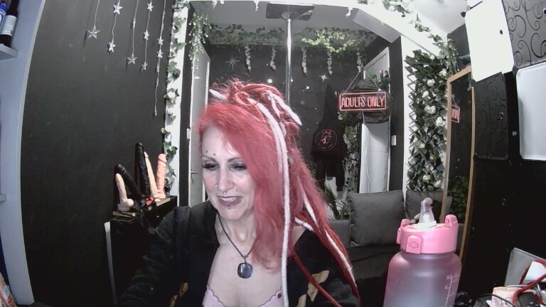 SkySparks's Streamate show and profile