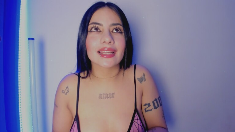 NatalieBluee's Streamate show and profile
