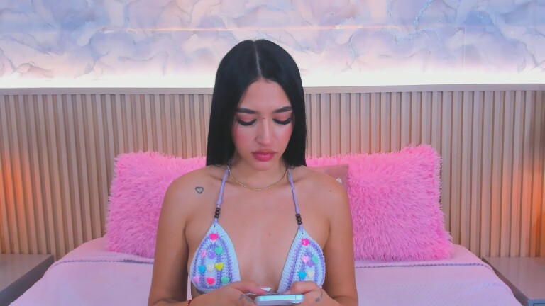 HemmaThompsonn's Streamate show and profile