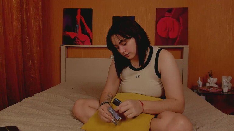 GlamNova's Streamate show and profile