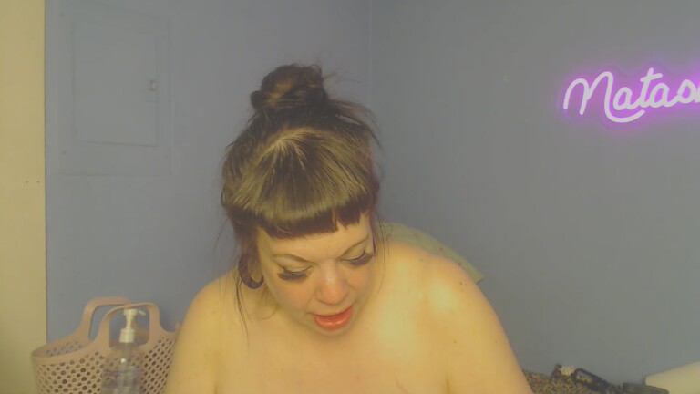 NatashaSalad's Streamate show and profile