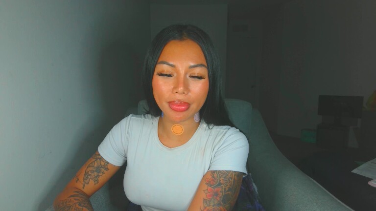 ExoticArya's Streamate show and profile