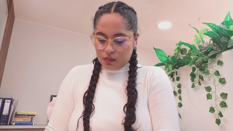 SharaThomas's Streamate show and profile