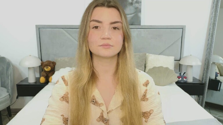 Reneswee's Streamate show and profile