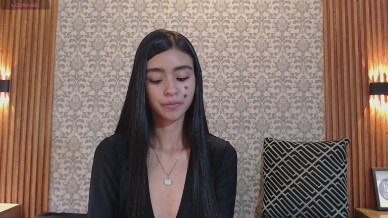 Charlotte_18's Streamate show and profile