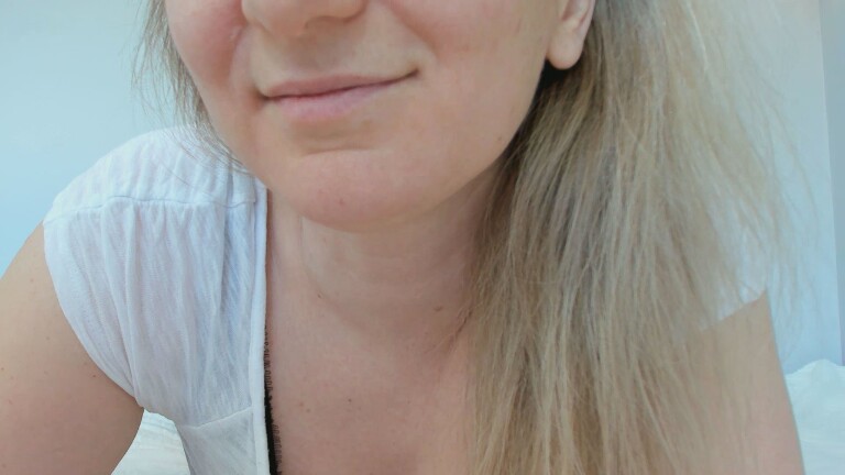 XxSweety_GirlxX's Streamate show and profile