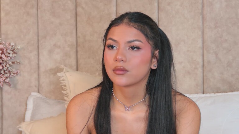 AnnyDalessio's Streamate show and profile