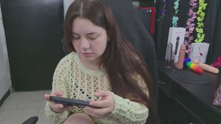 annbronw's Streamate show and profile