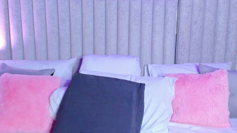 SamiLewis's Streamate show and profile