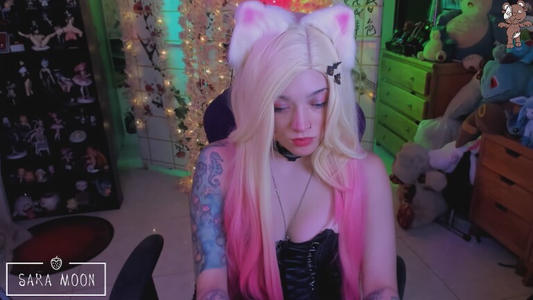 SaraMoon100's Streamate show and profile