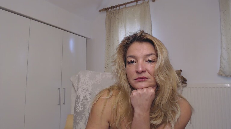 queenfeetMaria's Streamate show and profile