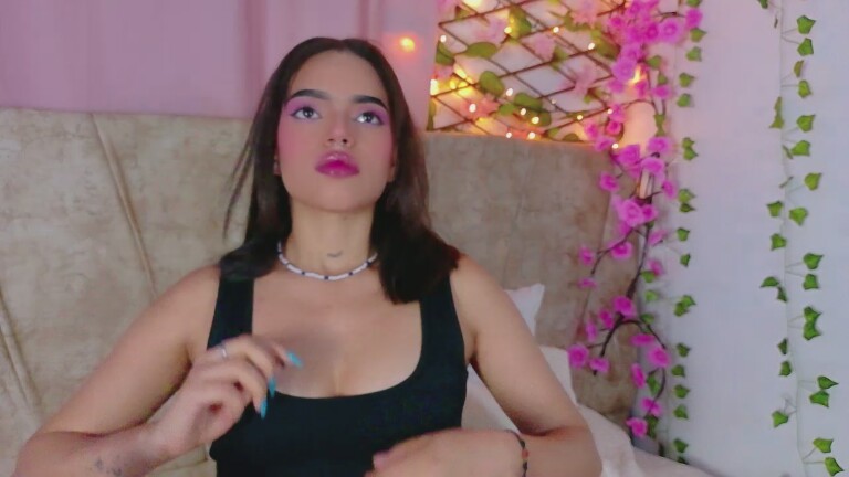 Lara_Gil21's Streamate show and profile