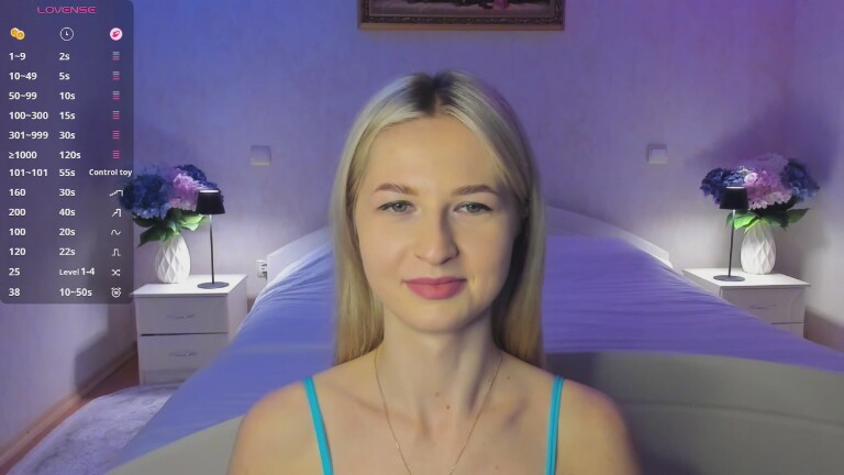 Julie_Blaze's Streamate show and profile