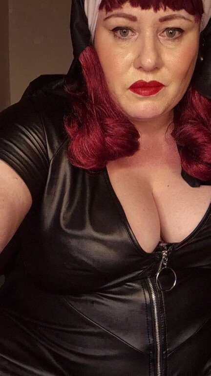 TheDevineMissDeviant's Streamate show and profile