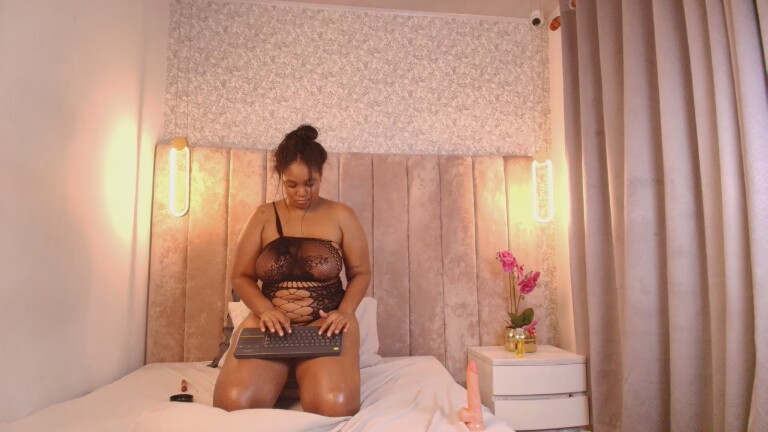 juliette_606's Streamate show and profile