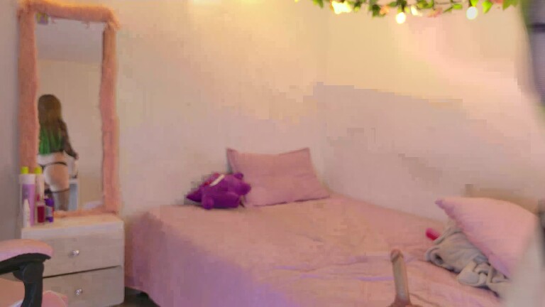 JulieDiamondGB's Streamate show and profile