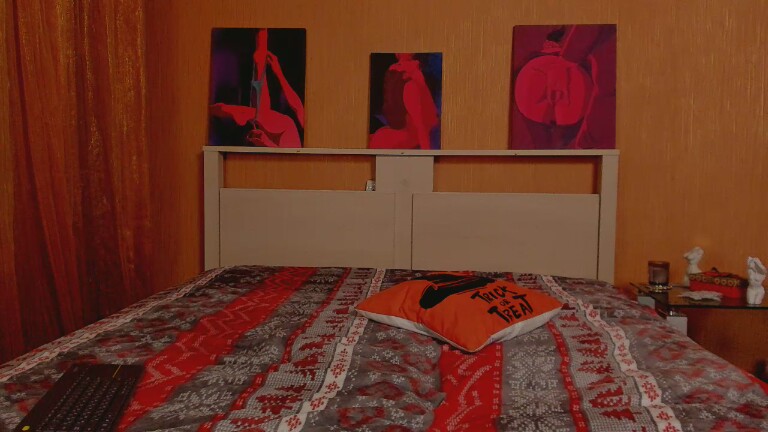 GlamNova's Streamate show and profile