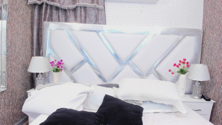 SelenaDavv's Streamate show and profile