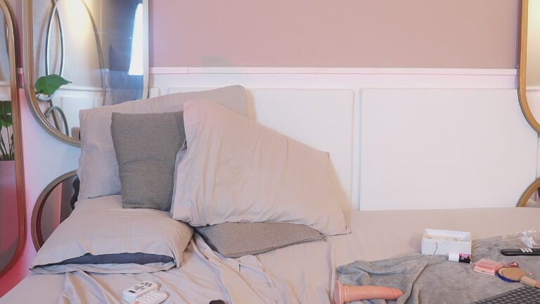 MilaIvy's Streamate show and profile