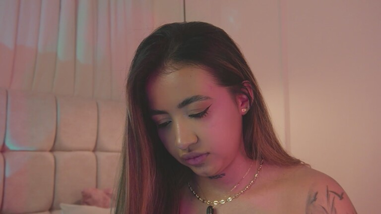 Crystal_W's Streamate show and profile