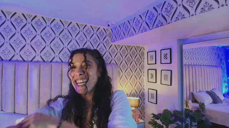 Emma_Lunny's Streamate show and profile