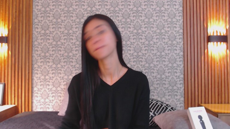 Charlotte_18's Streamate show and profile