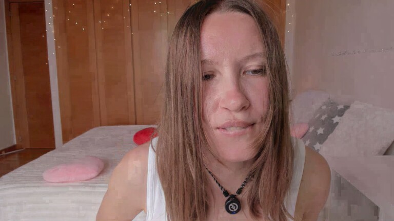 EmilyJune's Streamate show and profile