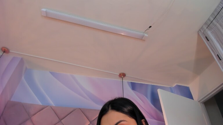 ViolletaRosse's Streamate show and profile