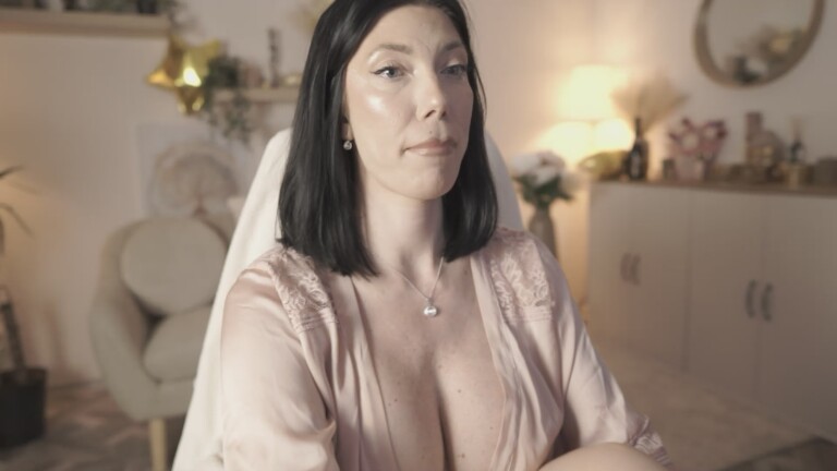 VivienneRuth's Streamate show and profile