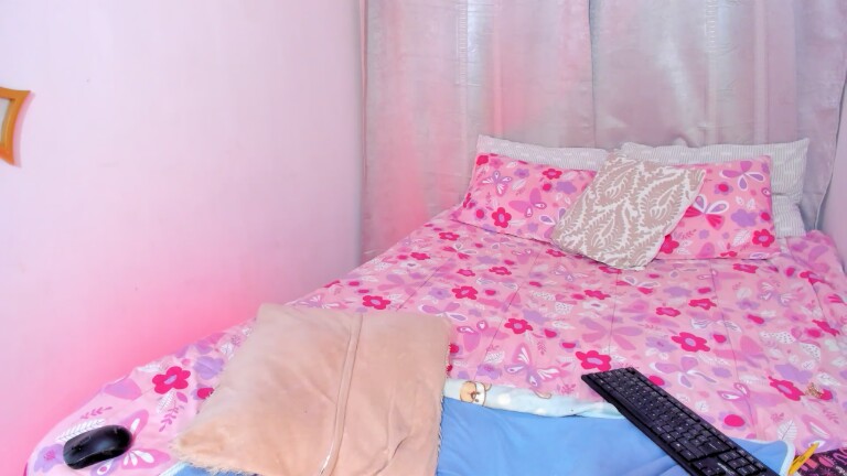 LolaAddams's Streamate show and profile