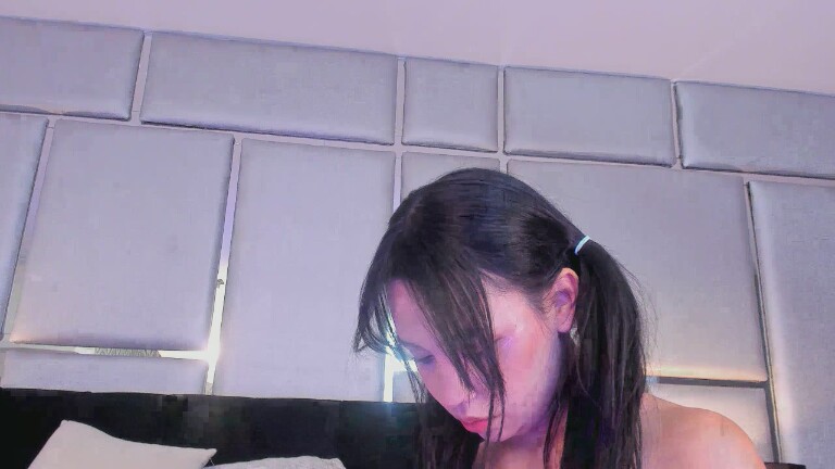 EmilyBlack69's Streamate show and profile