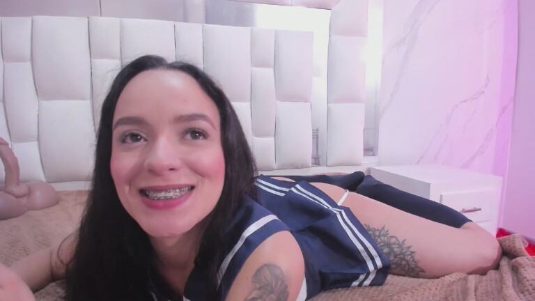 MaiaaPark's Streamate show and profile