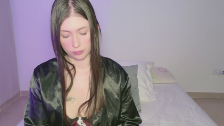 EmmaShaykk's Streamate show and profile