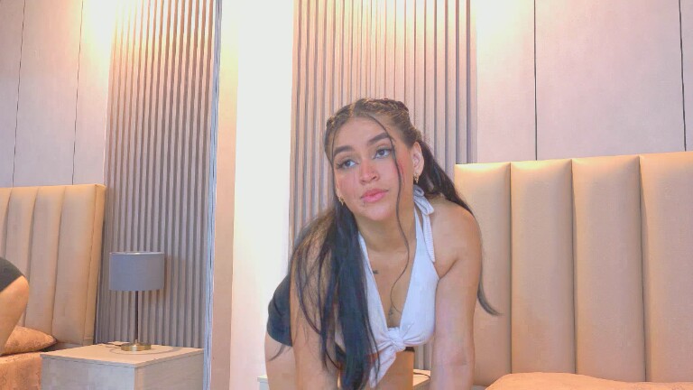 LuannaGray's Streamate show and profile