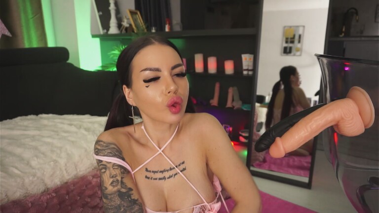 NaomyBlackBarbie's Streamate show and profile