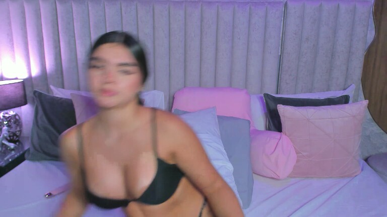 SamiLewis's Streamate show and profile